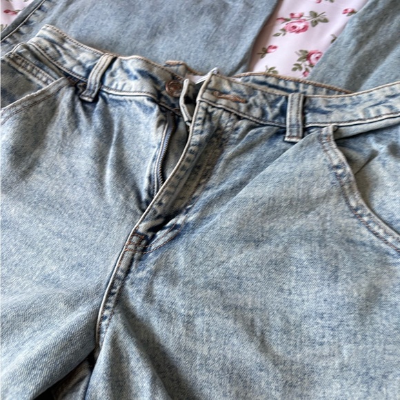 Ardene Denim - 2/35$🍓⭐️ Adjustable Ardene Light Wash Denim Jeans